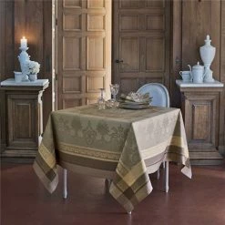 Garnier-Thiebaut - Fontainebleau Tilleul T/Cloth 174x254cm